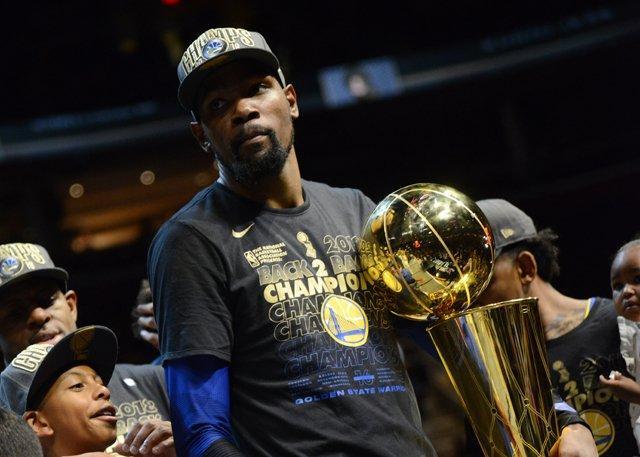 冠军充满潜 冠军充满潜