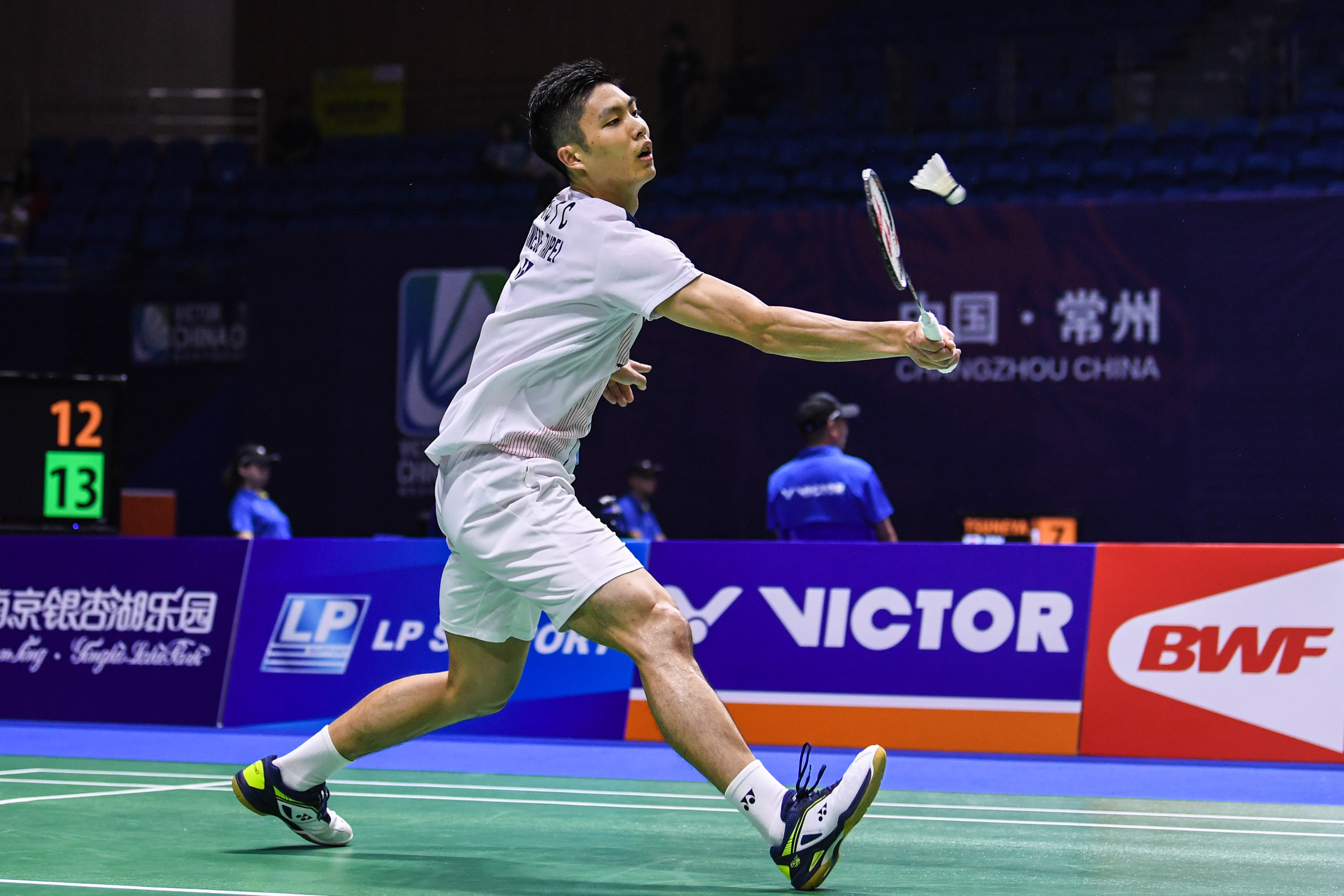 并帮助他回 并帮助他回